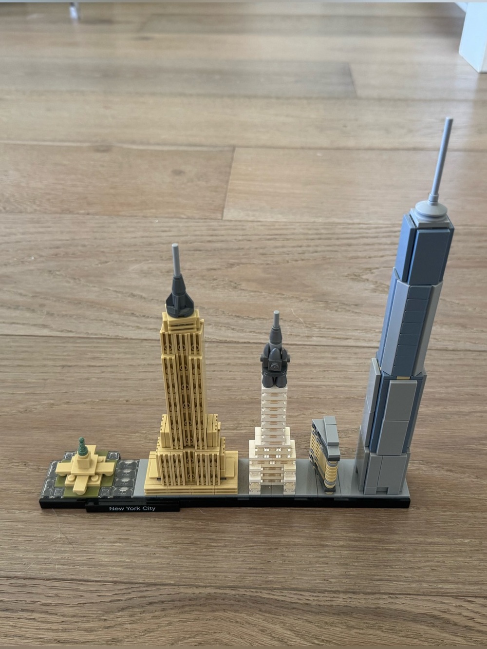 Lego Architecture New York City Landmark Miniature Set - Gold, Gray, Cream